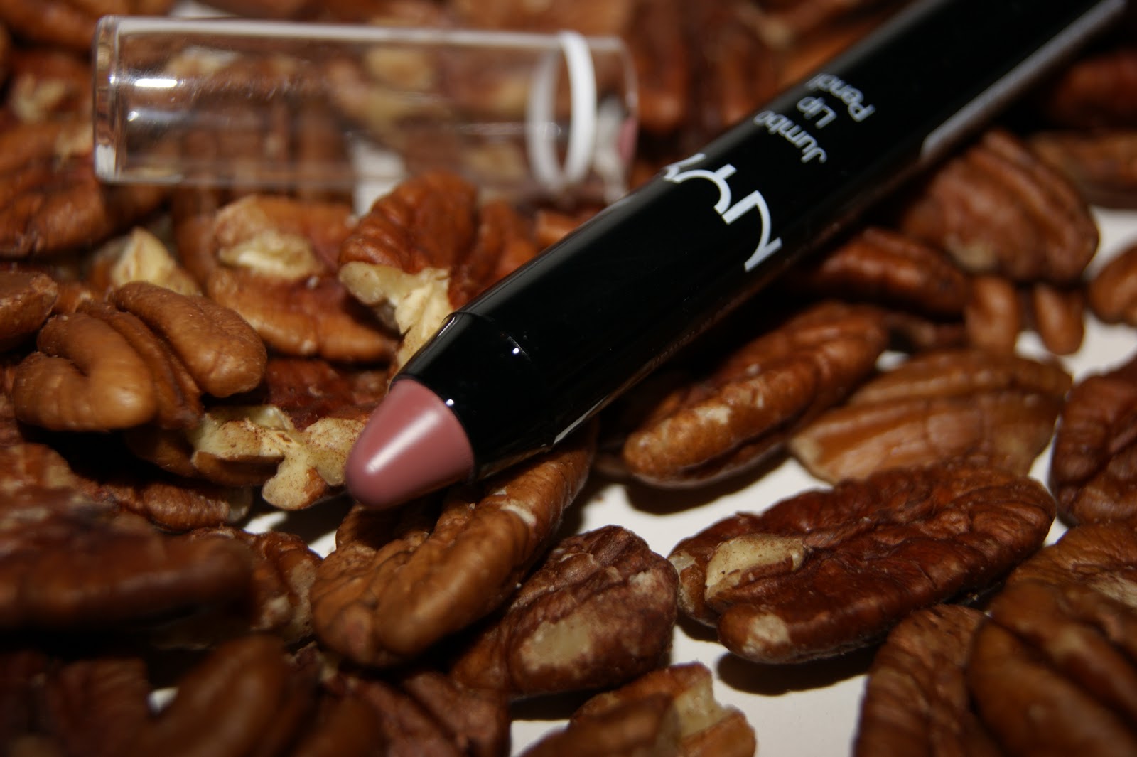 NYX Jumbo Pencil Review Pecan The Sunday Girl