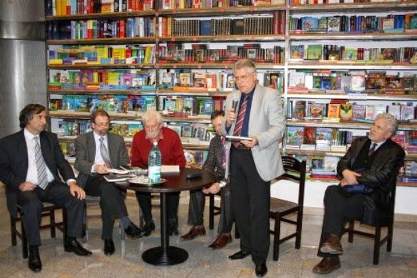Bistriţa, 20 aprilie 2012, Lansarea de carte „Odihna scării” de Flore Pop, Editura Echinox 2011
