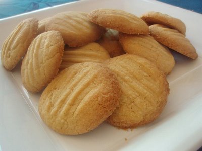 Biscoitos de amido e coco