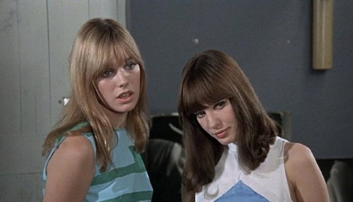 Jane+Birkin+++Gillian+Hills+-+Blow+Up+(1966).jpg