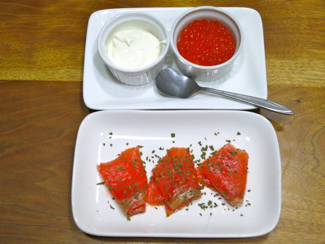 This Is Life 料理と食 スモークサーモンとイクラの前菜