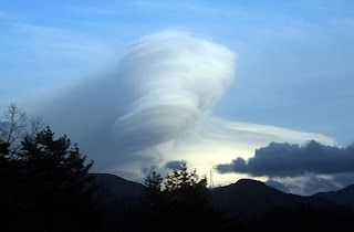 地震雲