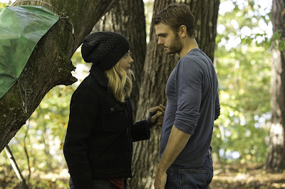 The 5th Wave starring Chloe Grace Moretz and Alex Roe