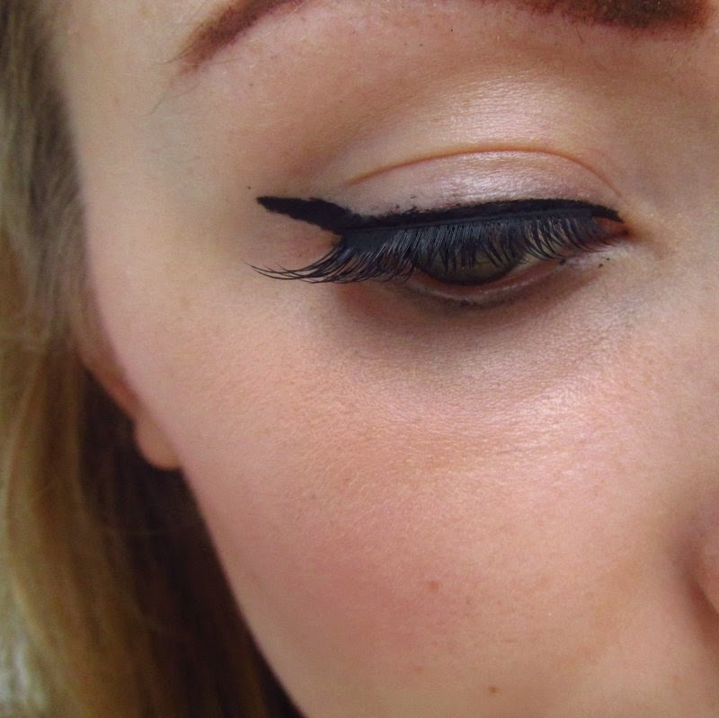 Review The Vintage Cosmetic Company False Eyelashes Pretty and Polished