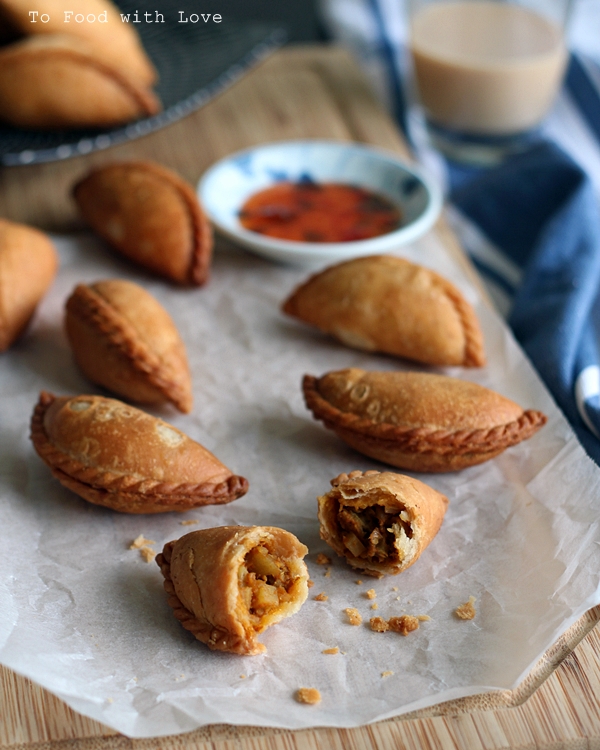 To Food with Love Crispy DeepFried Chicken Curry Puffs