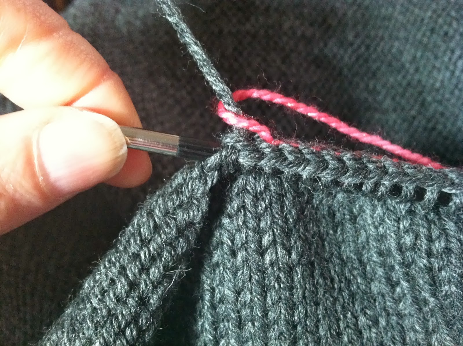 SunFunLiving Knits Knitting an Enclosed Button Band