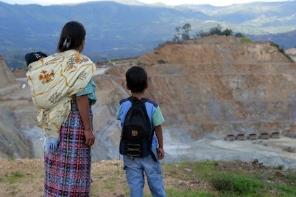 Emisión de "El oro o la vida"           en TeleSUR