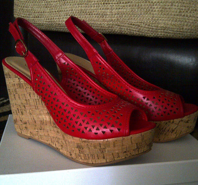 D'Moonlight Premier Vincci cut out wedges