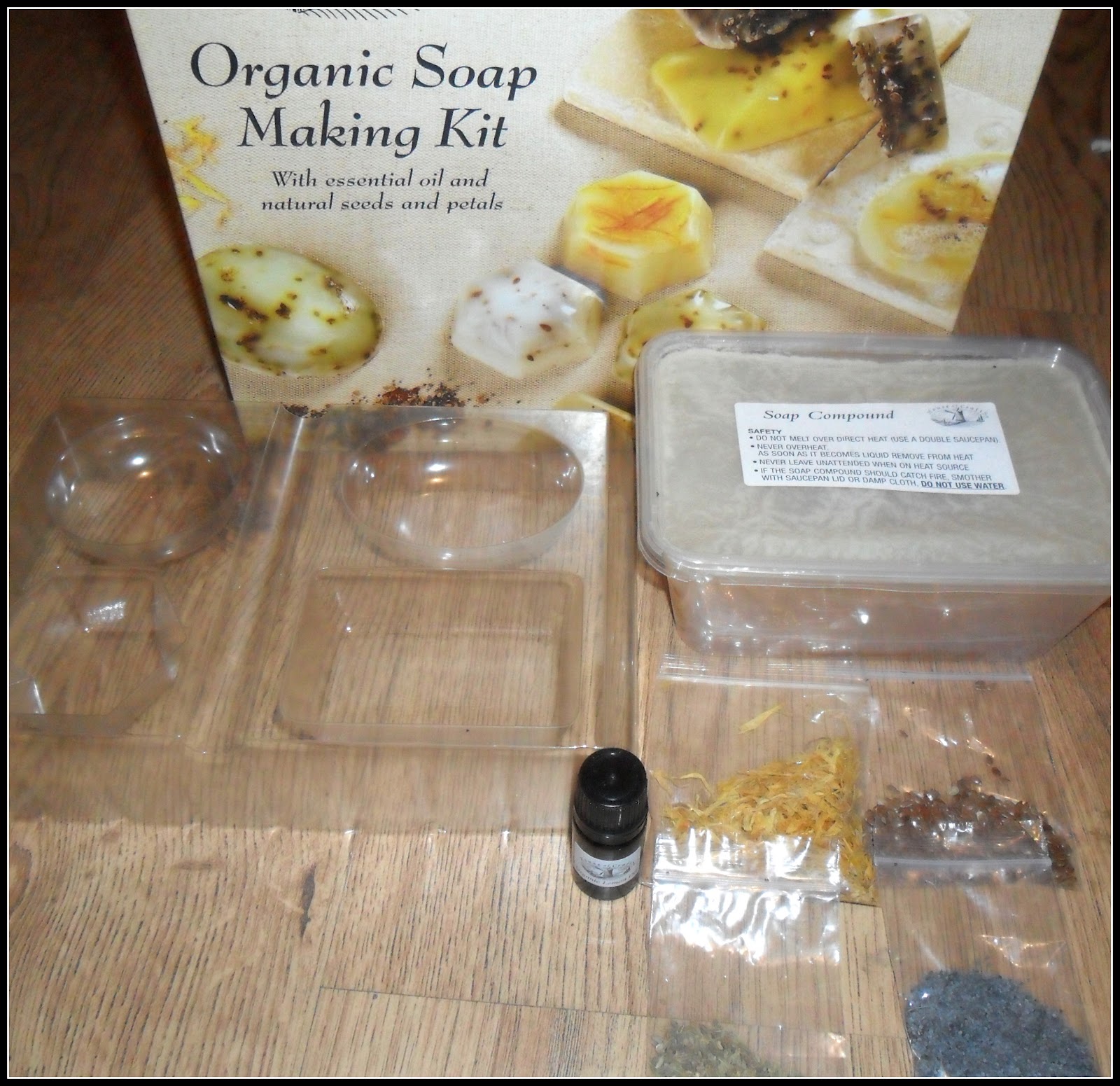 Veelicious-ness!: DIY: Soap: House of Crafts Soapmaking Kit Comparison