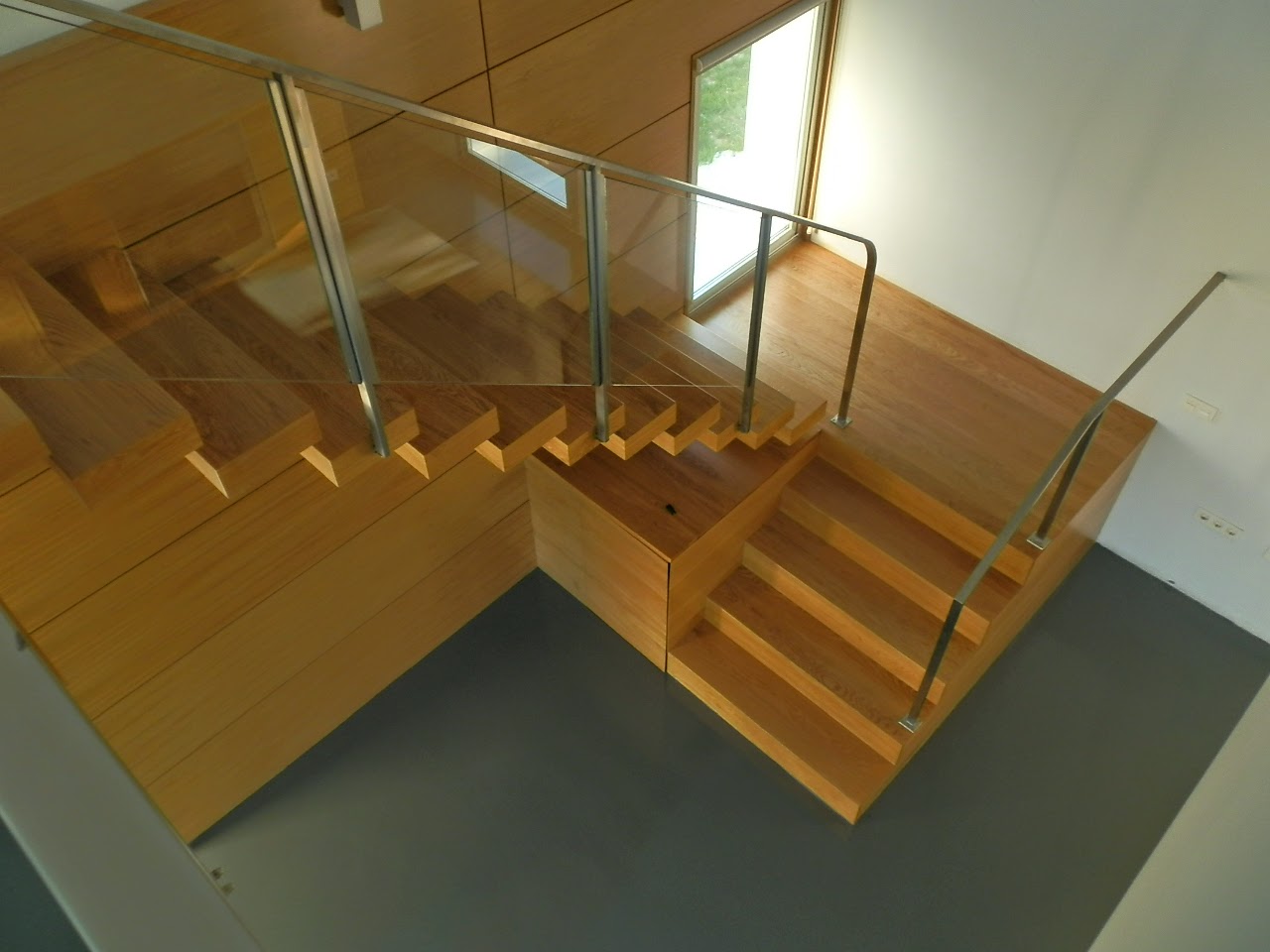 ESCALERAS Y PASAMANOS