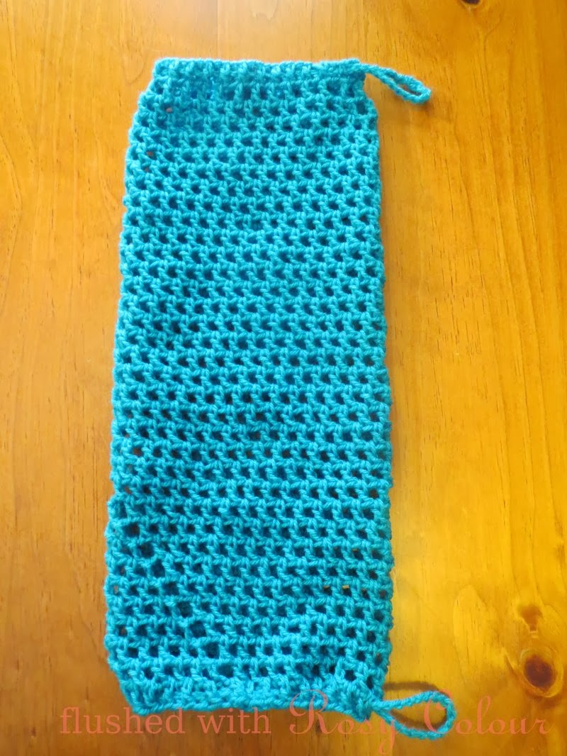 Flushed with Rosy Colour: Plastic bag keeper, free pattern