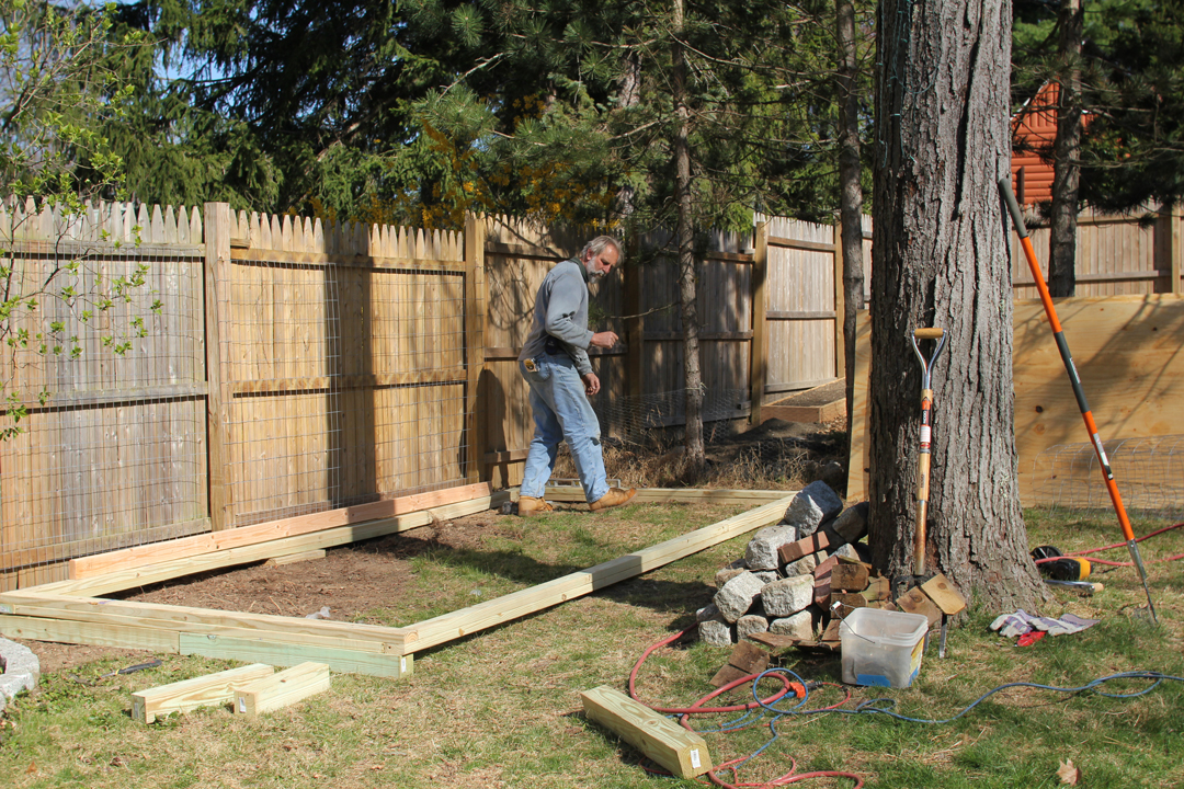 Makin' it with Frankie: Building a Duck House
