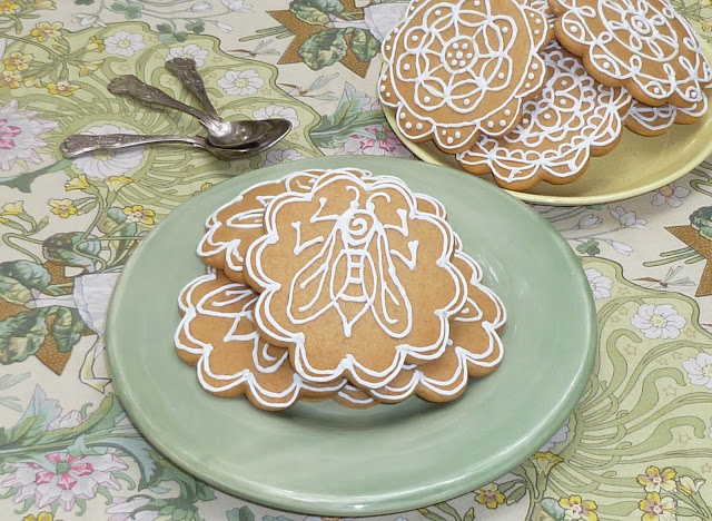 napoleonic bee on honey-vanilla cookies art nouveau fabric