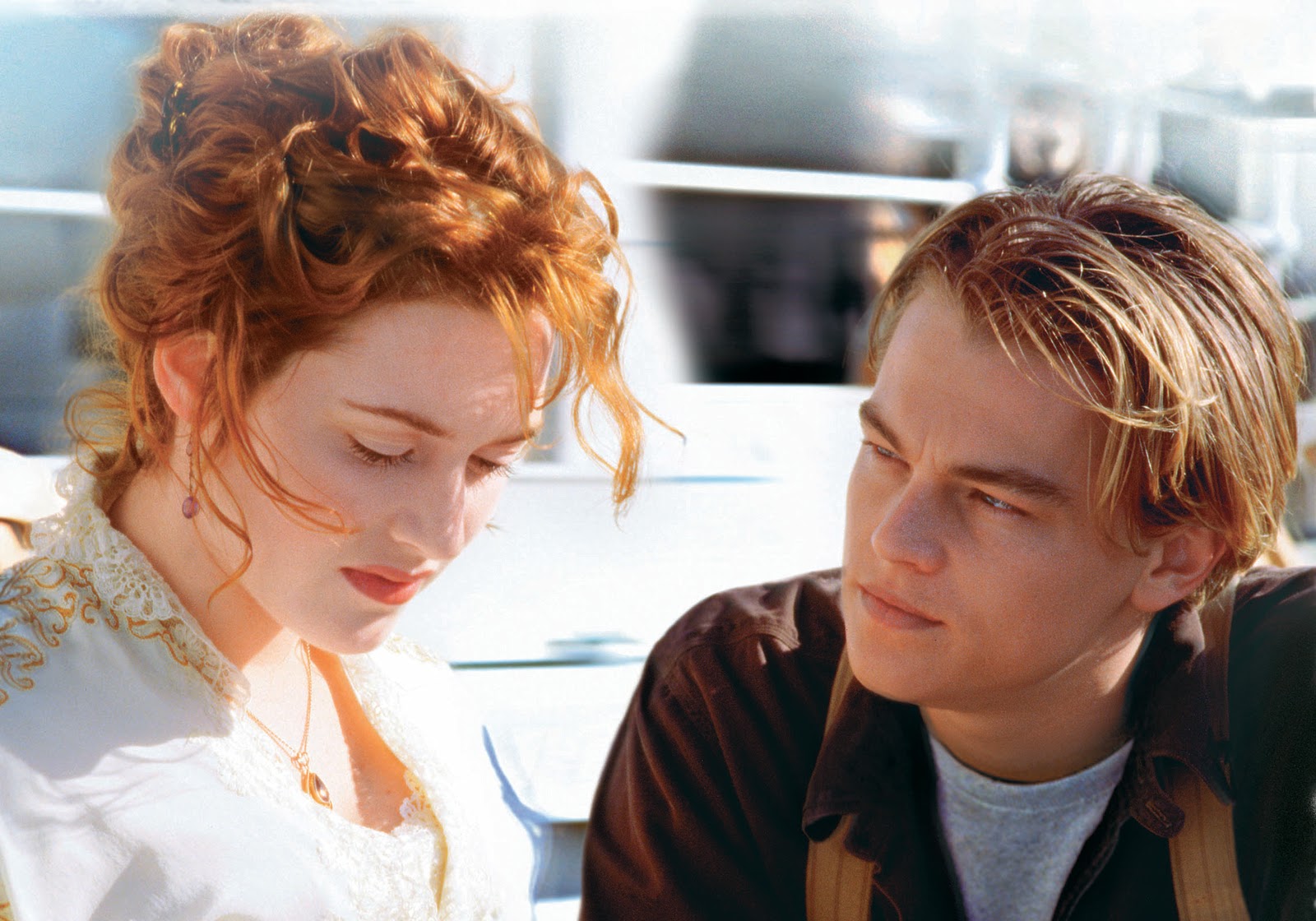 http://1.bp.blogspot.com/-CeShodRdxVI/T3Jq0MKp2DI/AAAAAAAAB6g/_IWpkjmaS8M/s1600/kate+winslet+%2526+leonardo+dicaprio+in+TITANIC+3D-.jpg