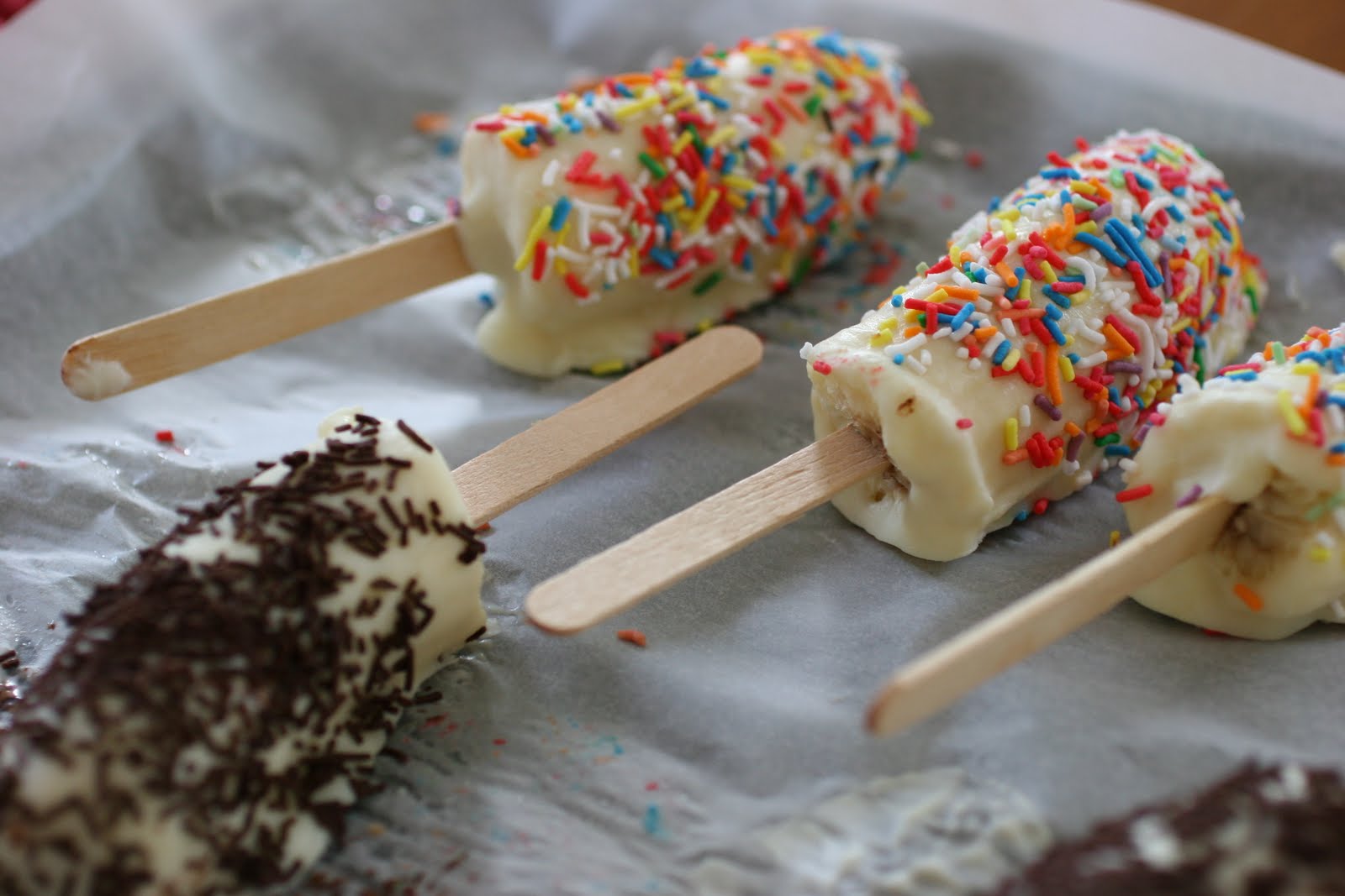 A Muse Abroad Frozen yogurt banana pops