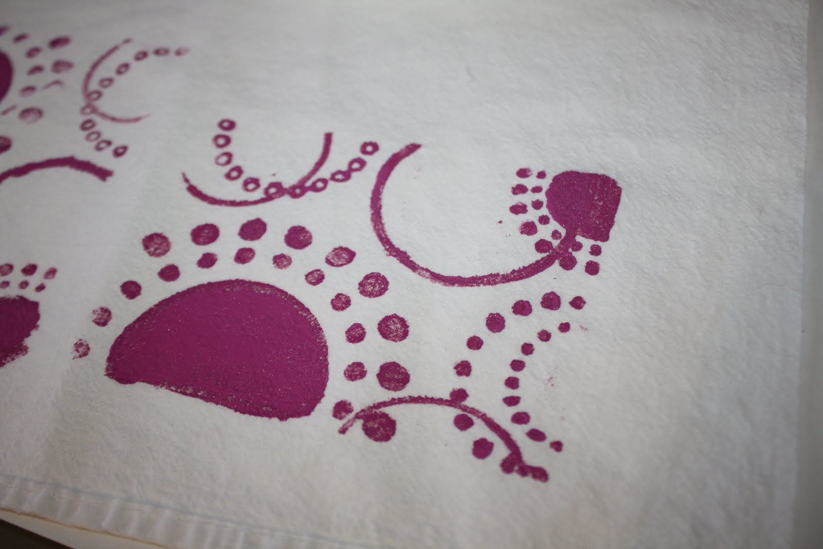 Sara vs. Sarah "Stamping" Fabric with Paint {DIY}