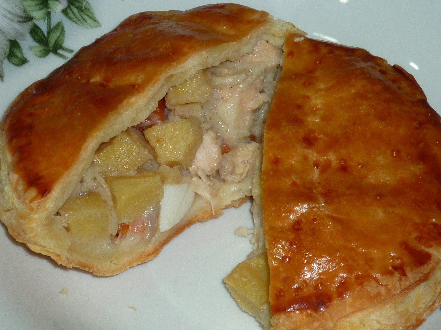 Painted Lips Greenlane White Sauce Chicken Pie