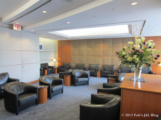 Open seating area at JAL First Class Lounge at JFK Terminal 1