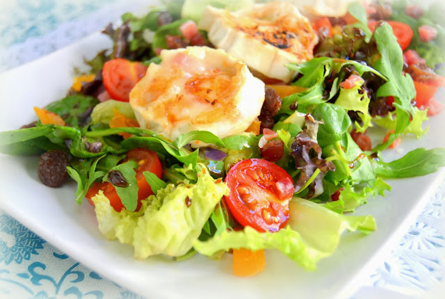 ensalada con queso de cabra crujiente