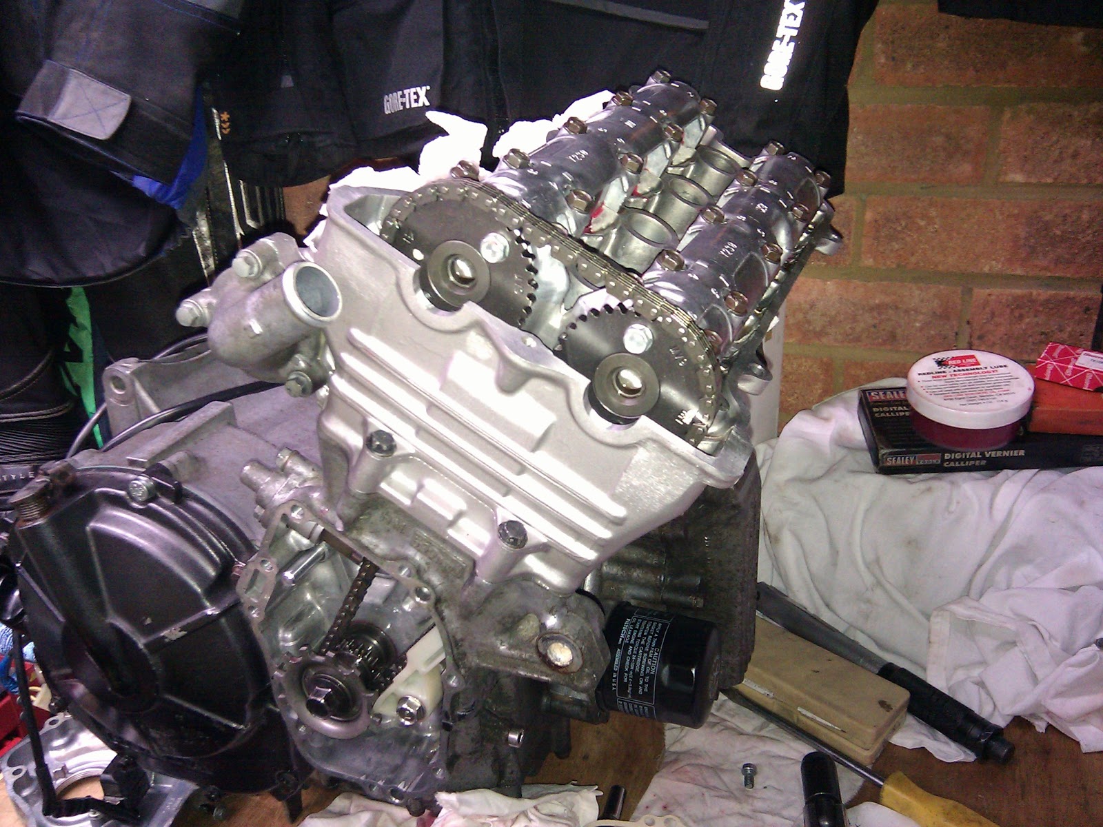 GSXR 750 Thunderbike Swaped the CA spec cams for standard UK ones