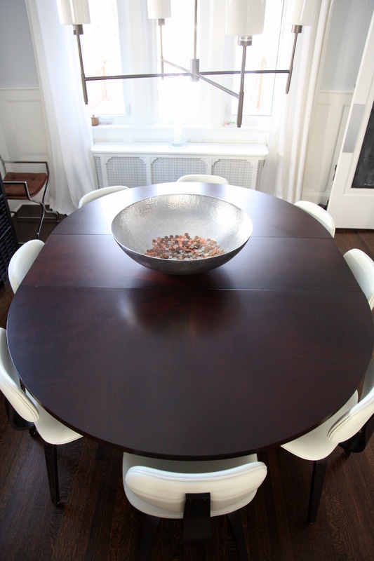 8FOOTSIX Painting the dining room table black