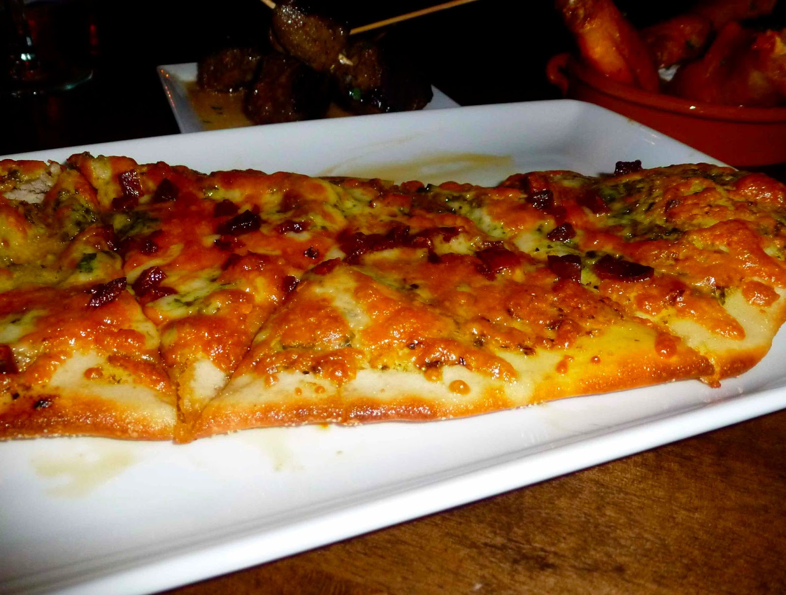 THE GASTRO BAR e a t e r y R O W