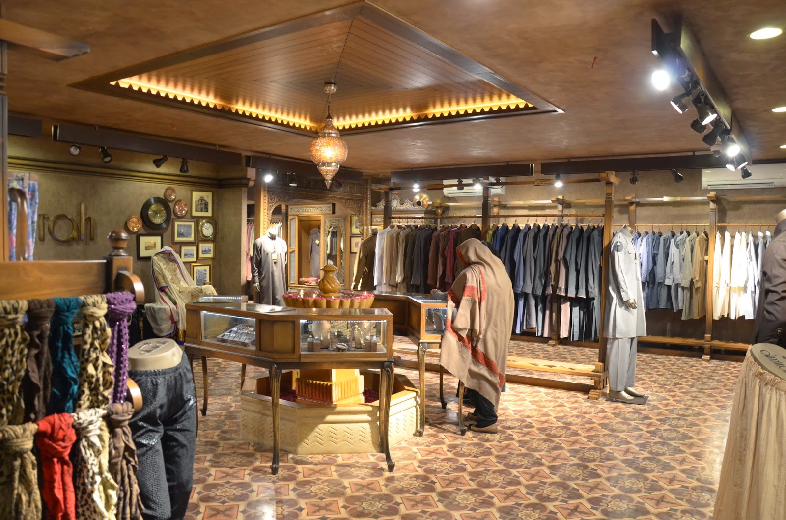 MOVIE SHOOVY ALMIRAHTHE WALK IN CLOSET OPENS ITS FIRST OUTLET IN CITY