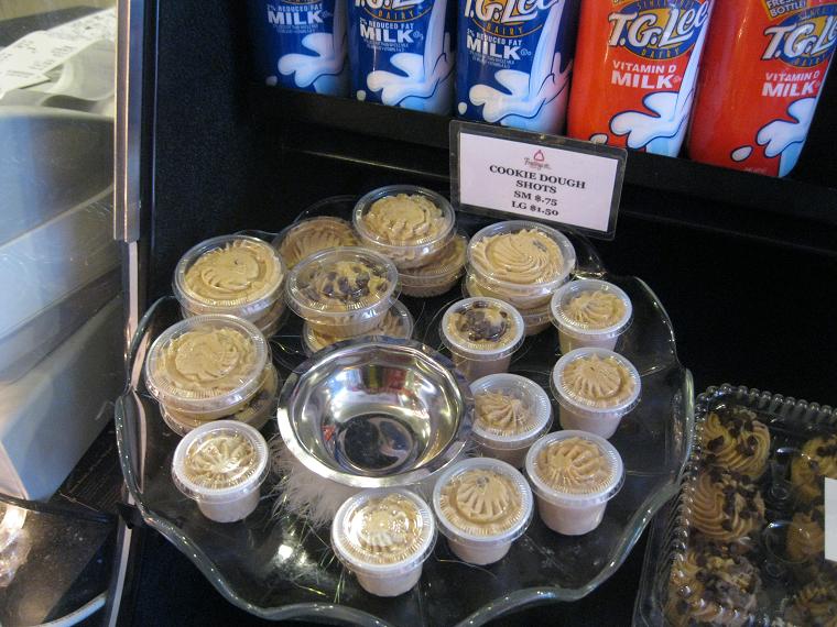 We Are The World Frostings, Etc. Tampa, FL Cupcake Review