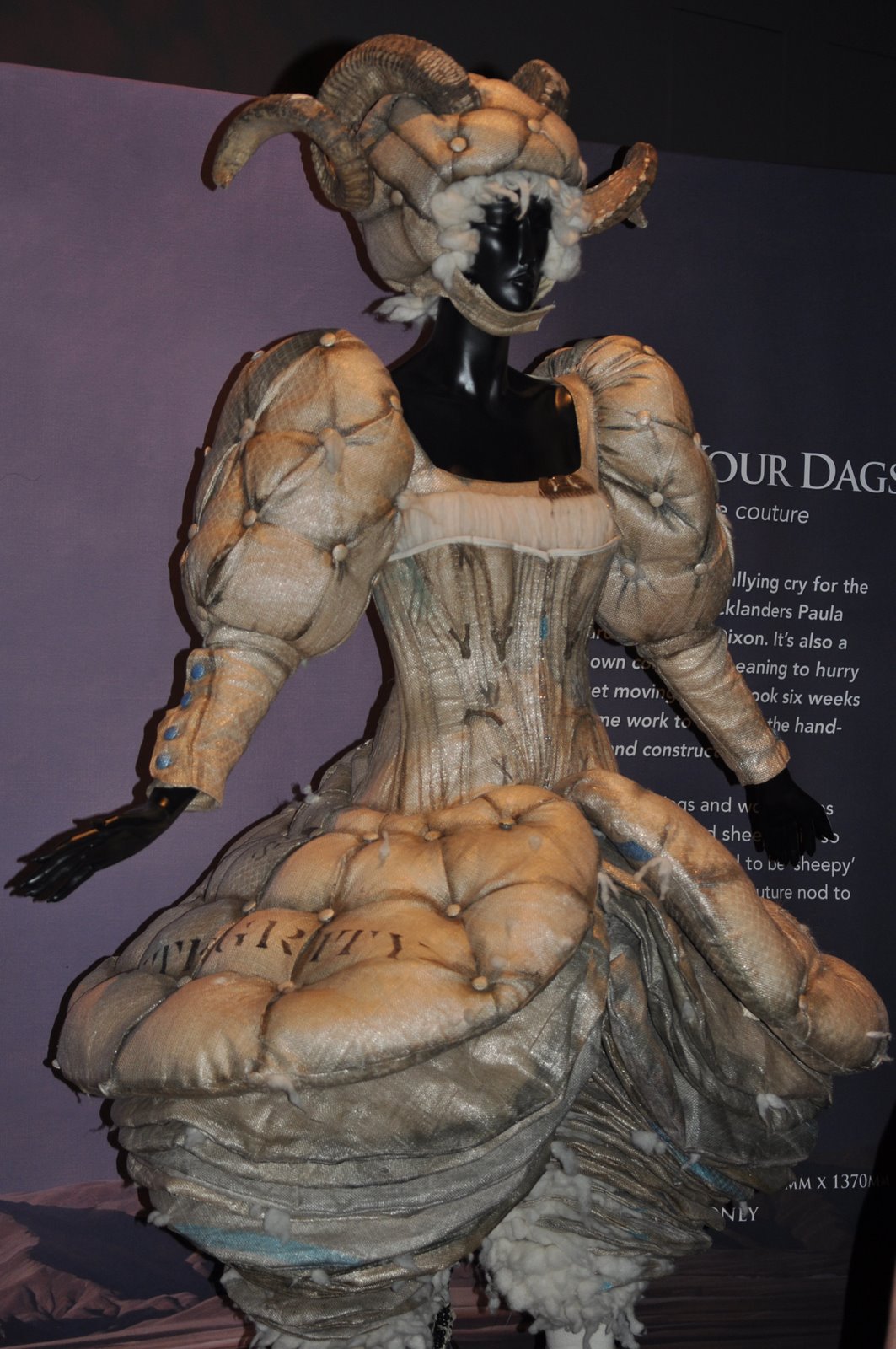 DUTCHCORNER Wow the world of wearable art