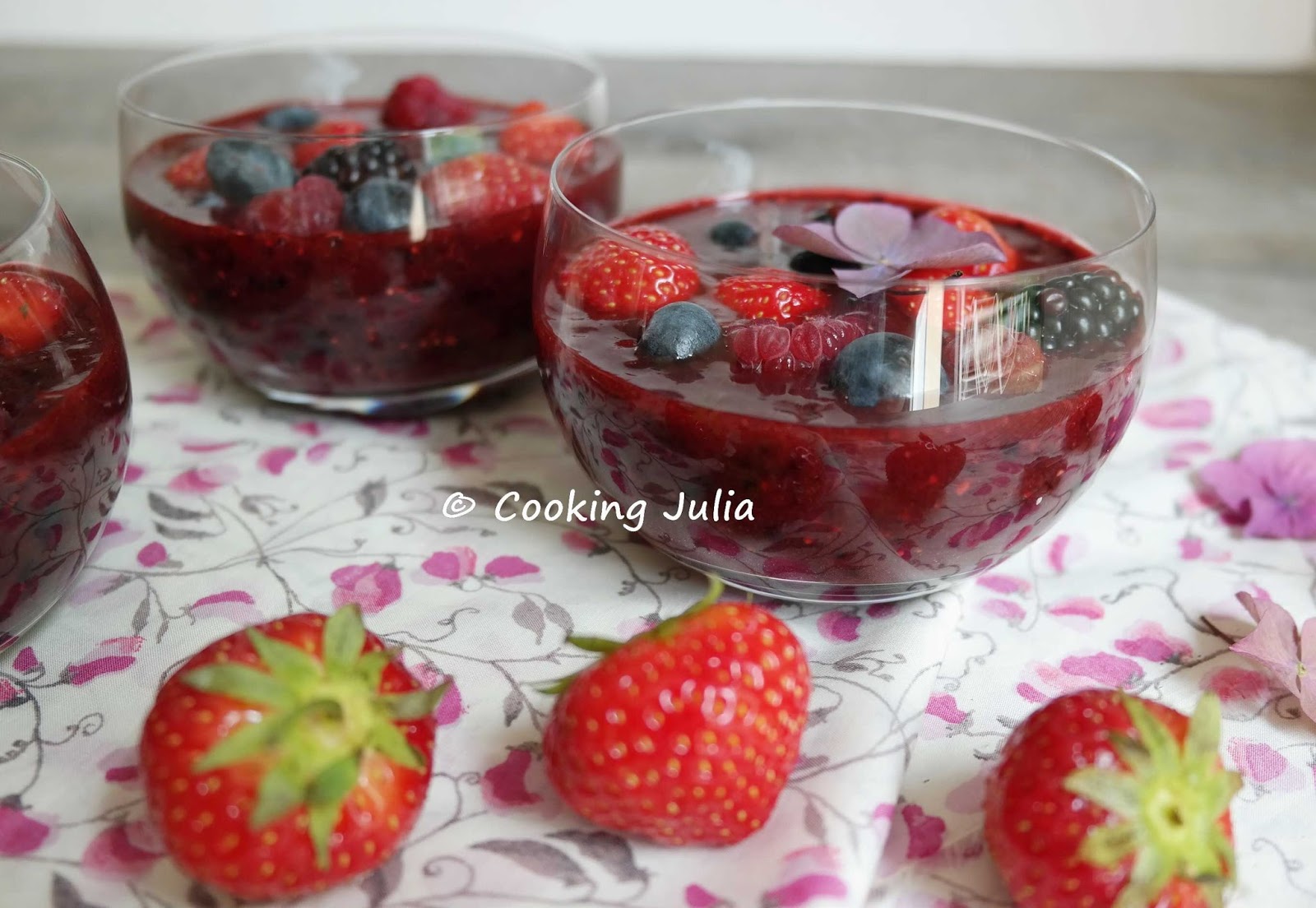 COOKING JULIA COMPOTE CRUE DE FRUITS ROUGES