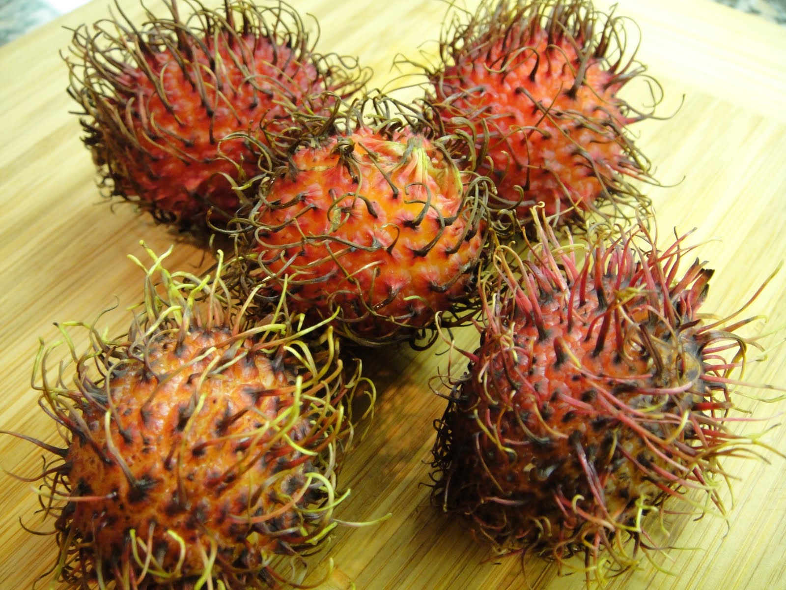 FOODYHOLIC'S Choice RAMBUTAN Exotic fruit from Southeast Asia