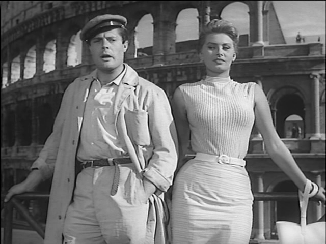 CINESTONIA La ladrona, su padre y el taxista (1954) Alessandro Blasetti