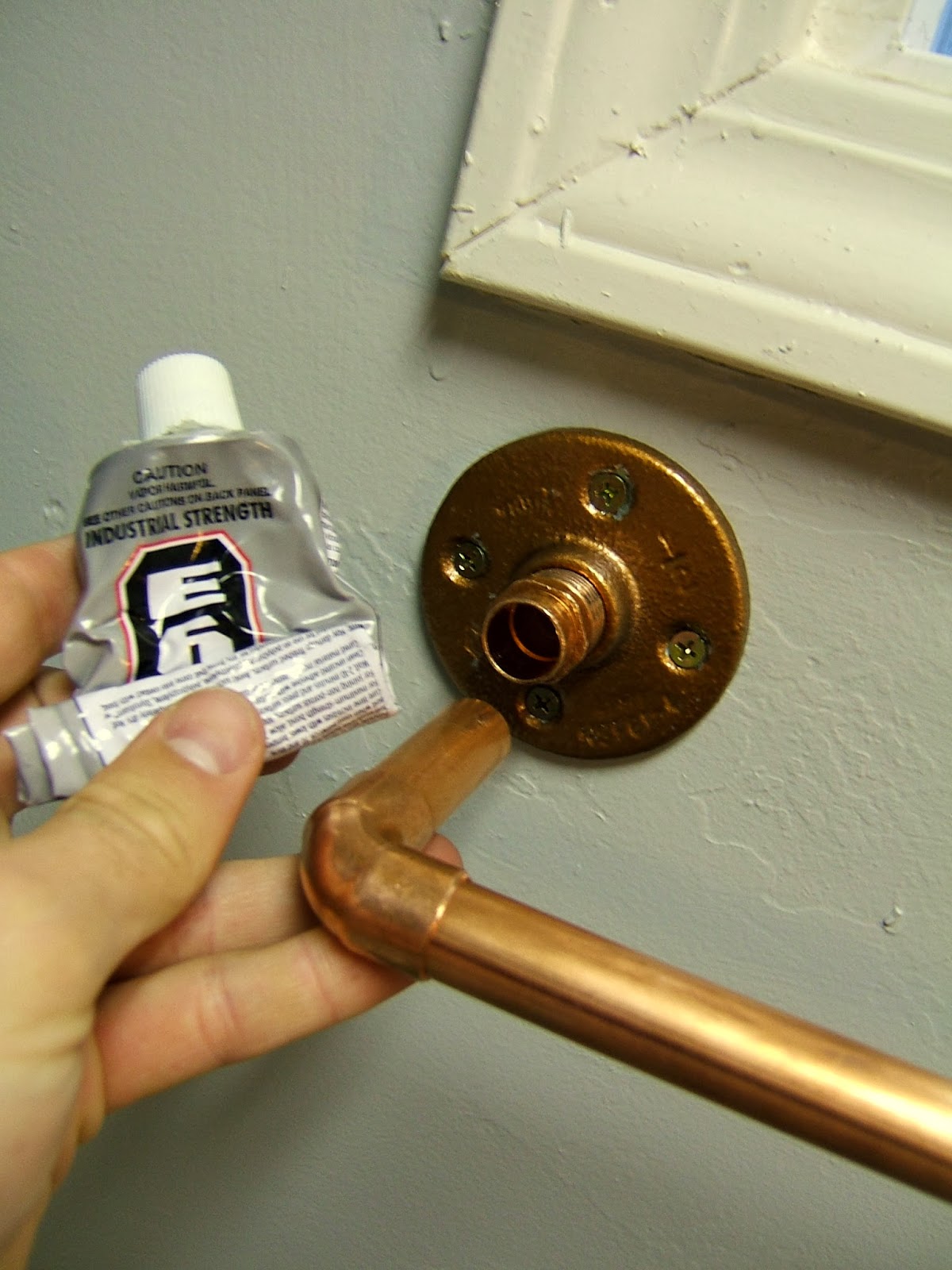 Mounting was simple, 4 standard drywall screws