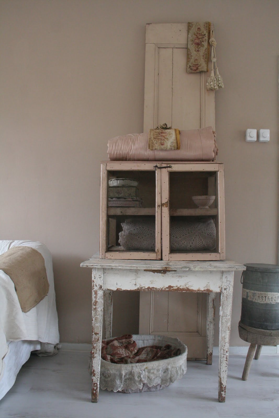 Servies en brocante: nieuwe spullen & nieuwe slaapkamer