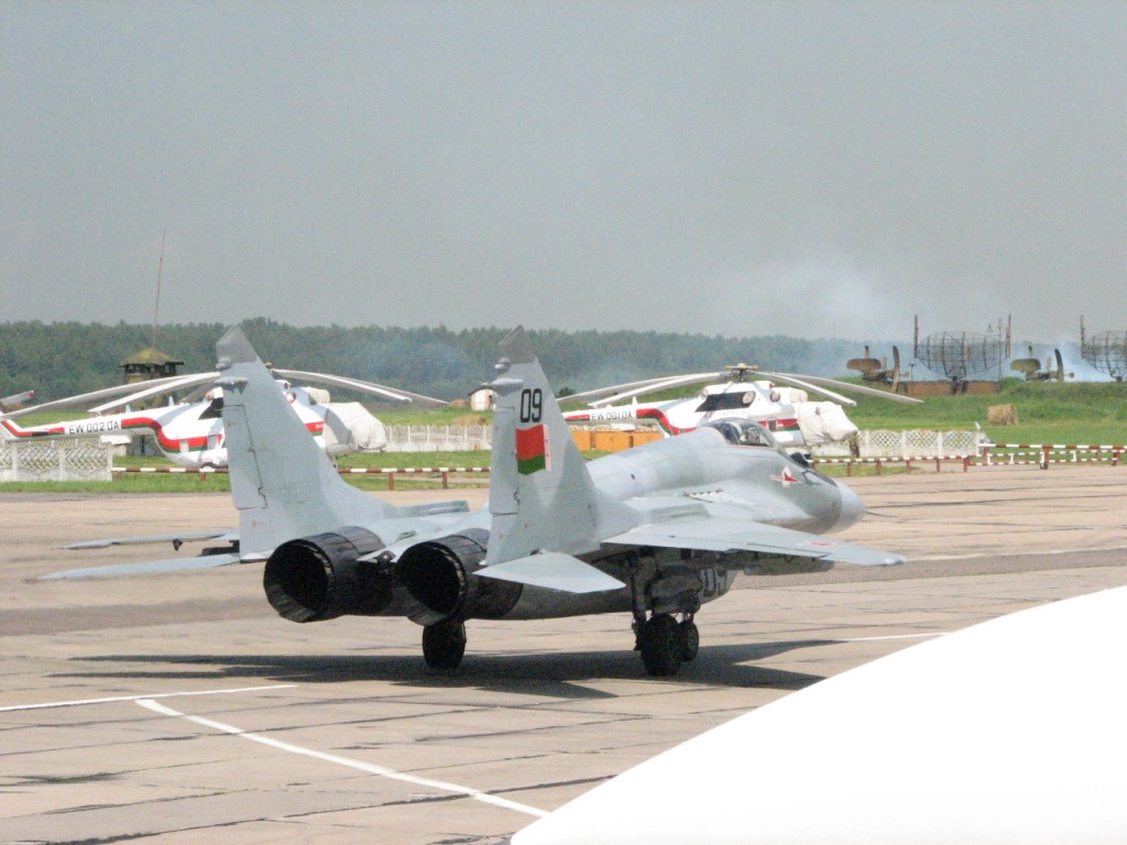 Fuerzas Armadas de Bielorrusia Mig-29C+Belarus_3