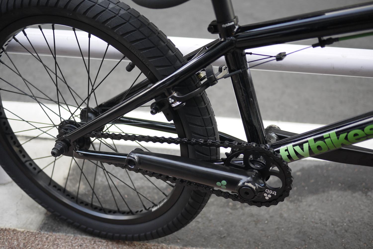 オープニング大セール】【オープニング大セール】FLY BIKES TREBOL