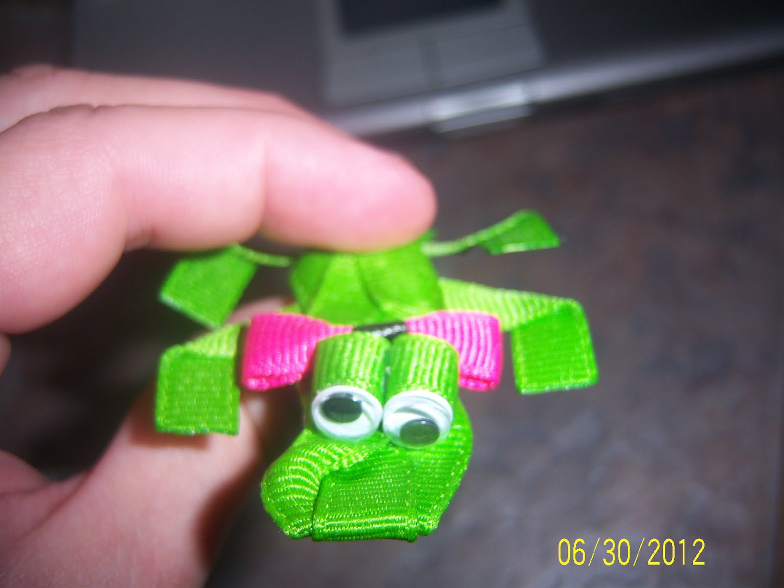 7 Kids and Us Alligator Hair Clip Review and Giveaway