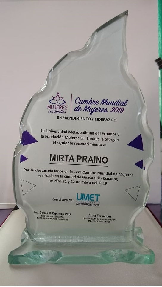 MIRTA PRAINO RECIBIO EL RECONOCIMIENTO POR DESTACADA LABOR EN CUMBRE MUNDIAL DE MUJERES GUAYAQUIL