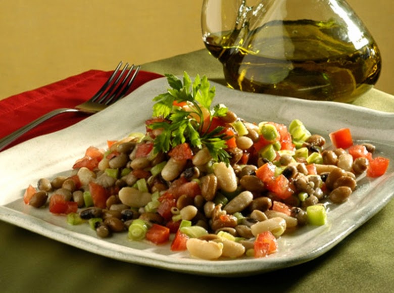Salada de Três Feijões Salada de Três Feijões (vegana)