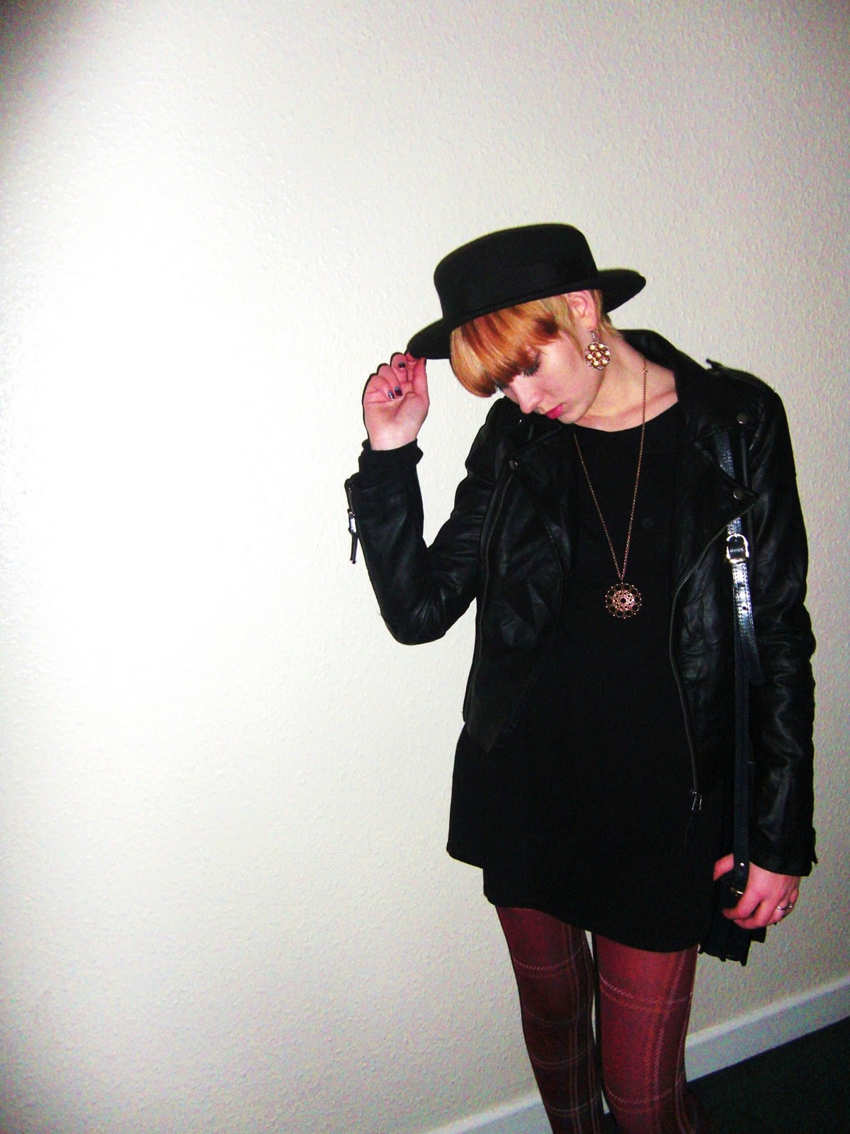 Colourless Colour: 90s Grunge Girl