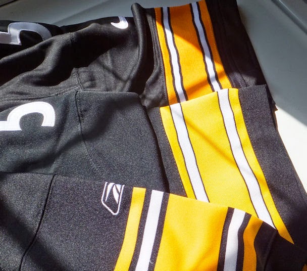 Darwinfish 2 How to Spot a Knockoff Football Jersey