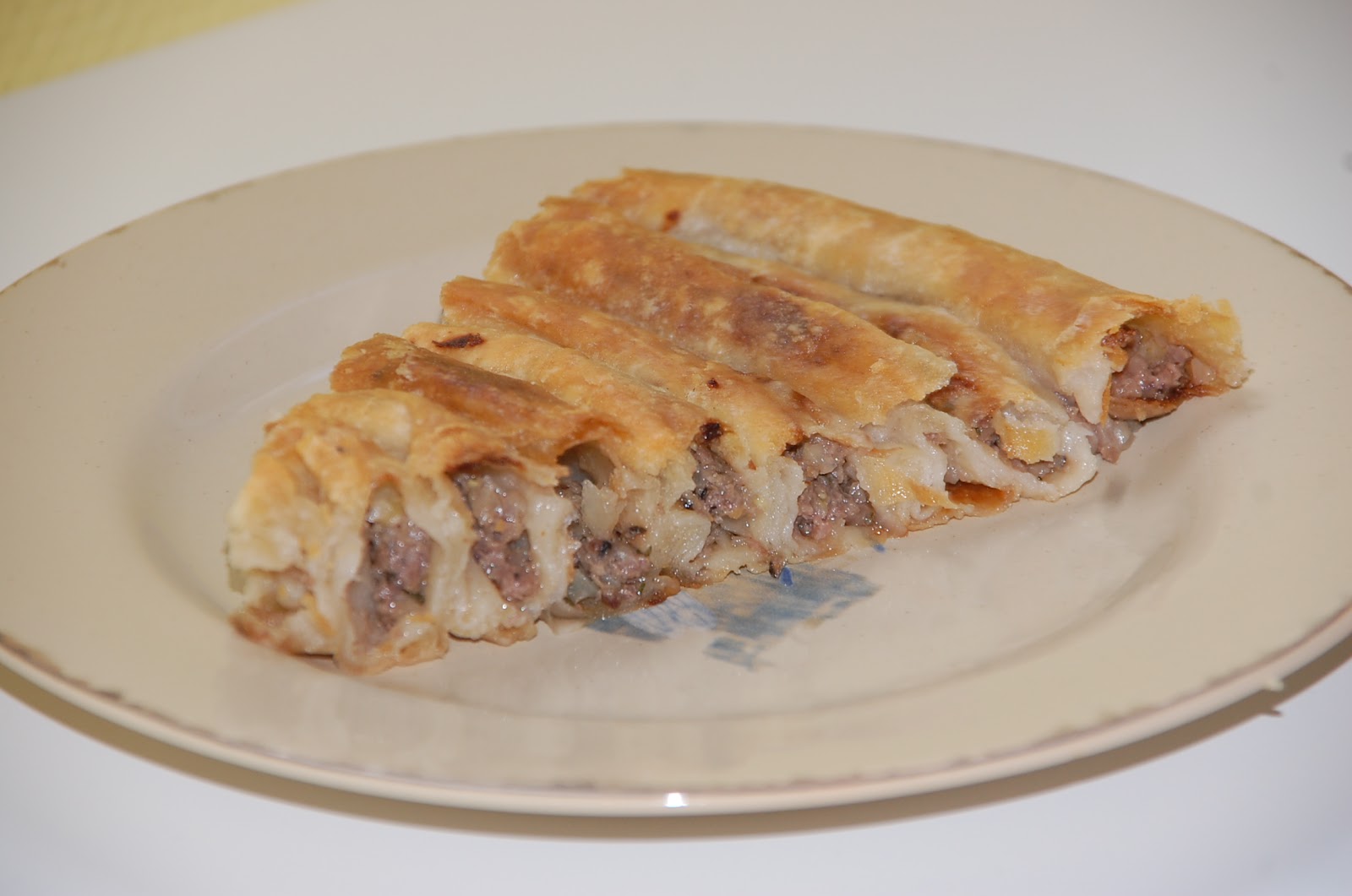 Fru Maksumic�s kjøkken og hjem Pita (Bosnisk Børek)