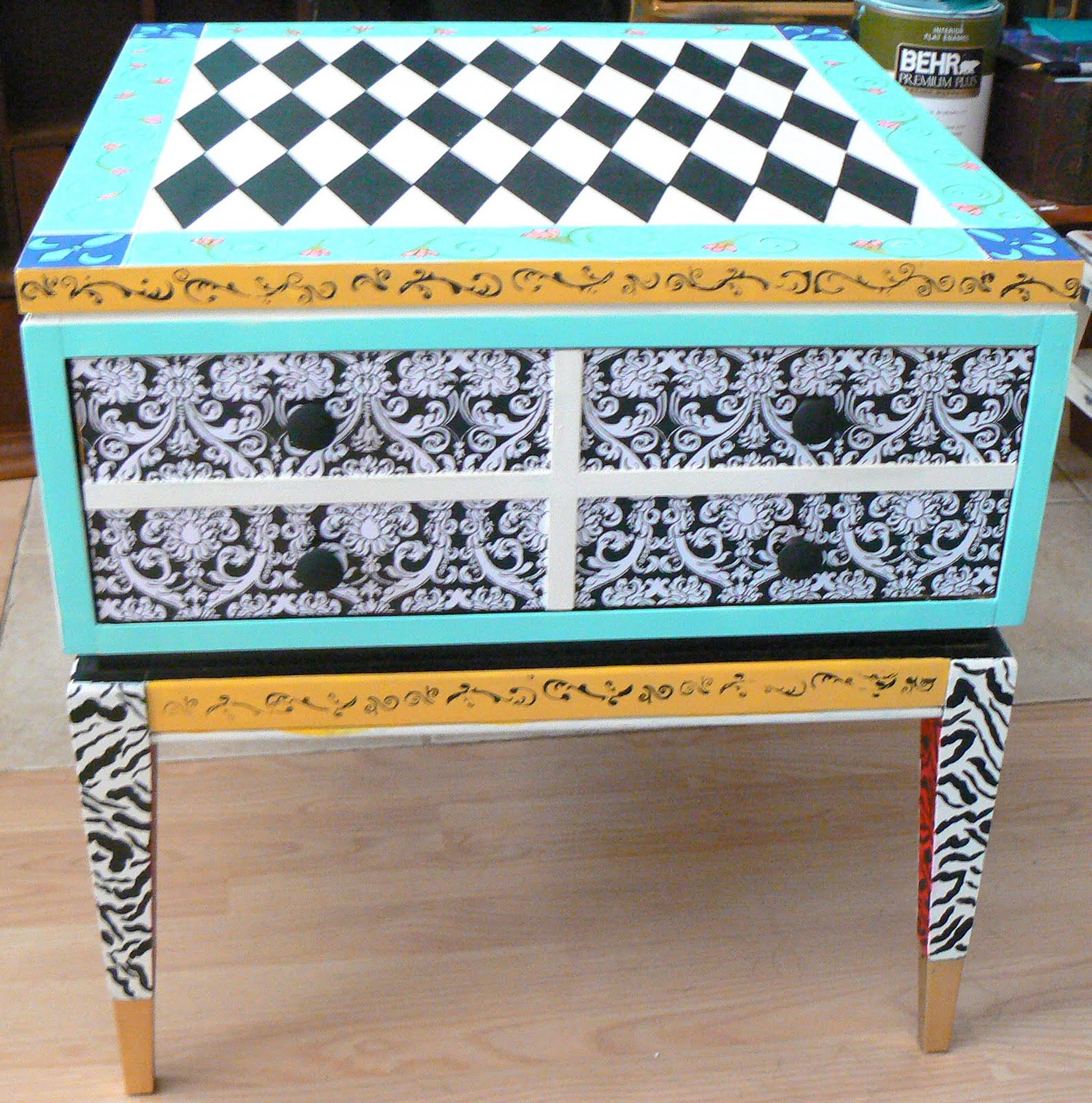 A Pretty Pastime Lane End Table