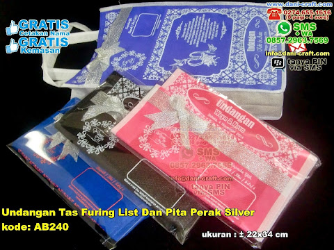 Undangan Tas Furing List Dan Pita Perak Silver Kain Spundbond