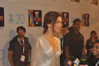 hot, sexy, deepika, padukone, at, ZEE, Cine, Awards, 2013,cleavage show, gowndress, chat sharaukan