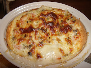 Menú De Hoy: Gougère Con Jamón Y Queso Y De Postre Rollo Con Frutos Rojos
