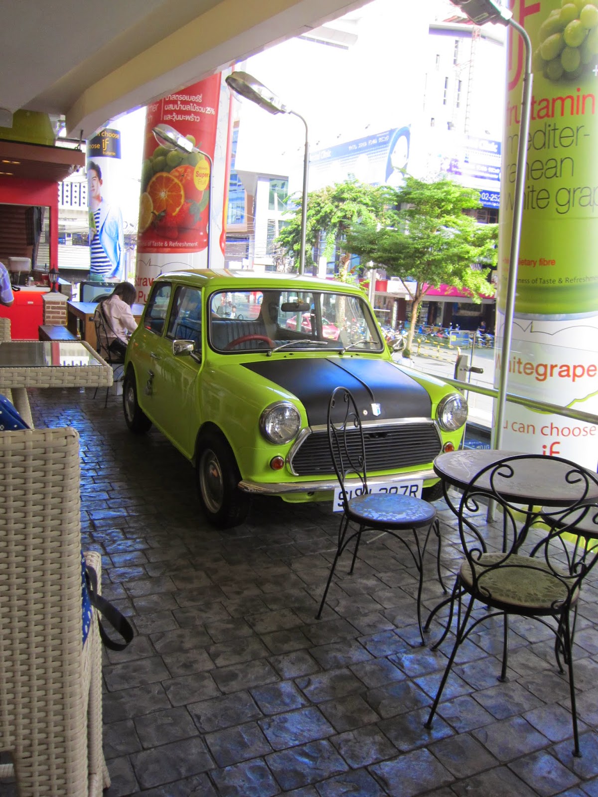 LoLoEatable Mr. Bean Coffee Shop where you can be with your favourite