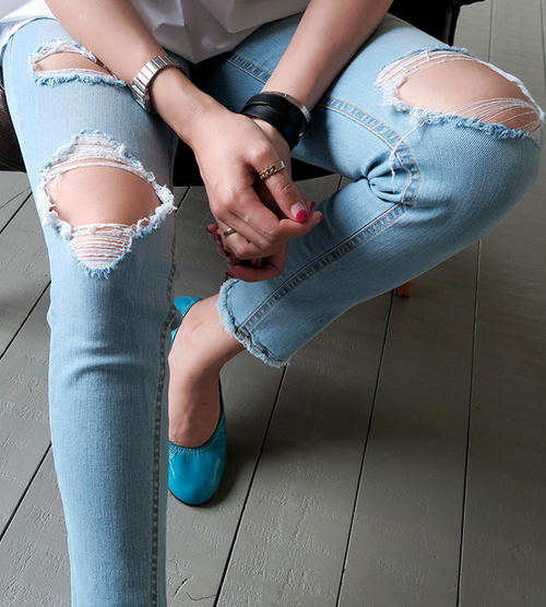 [Little Black] Distressed Light Skinny Jeans KSTYLICK Latest Korean Fashion KPop Styles