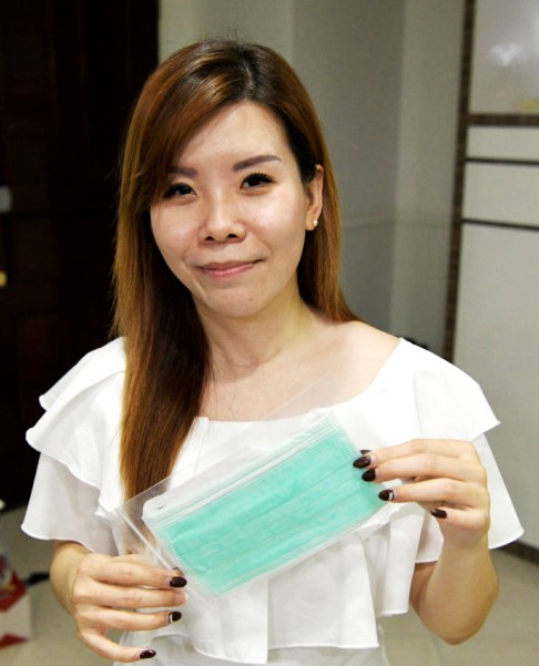 900 Carousell users join movement to give away free masks and supplies, posted on Friday, 28 February 2020