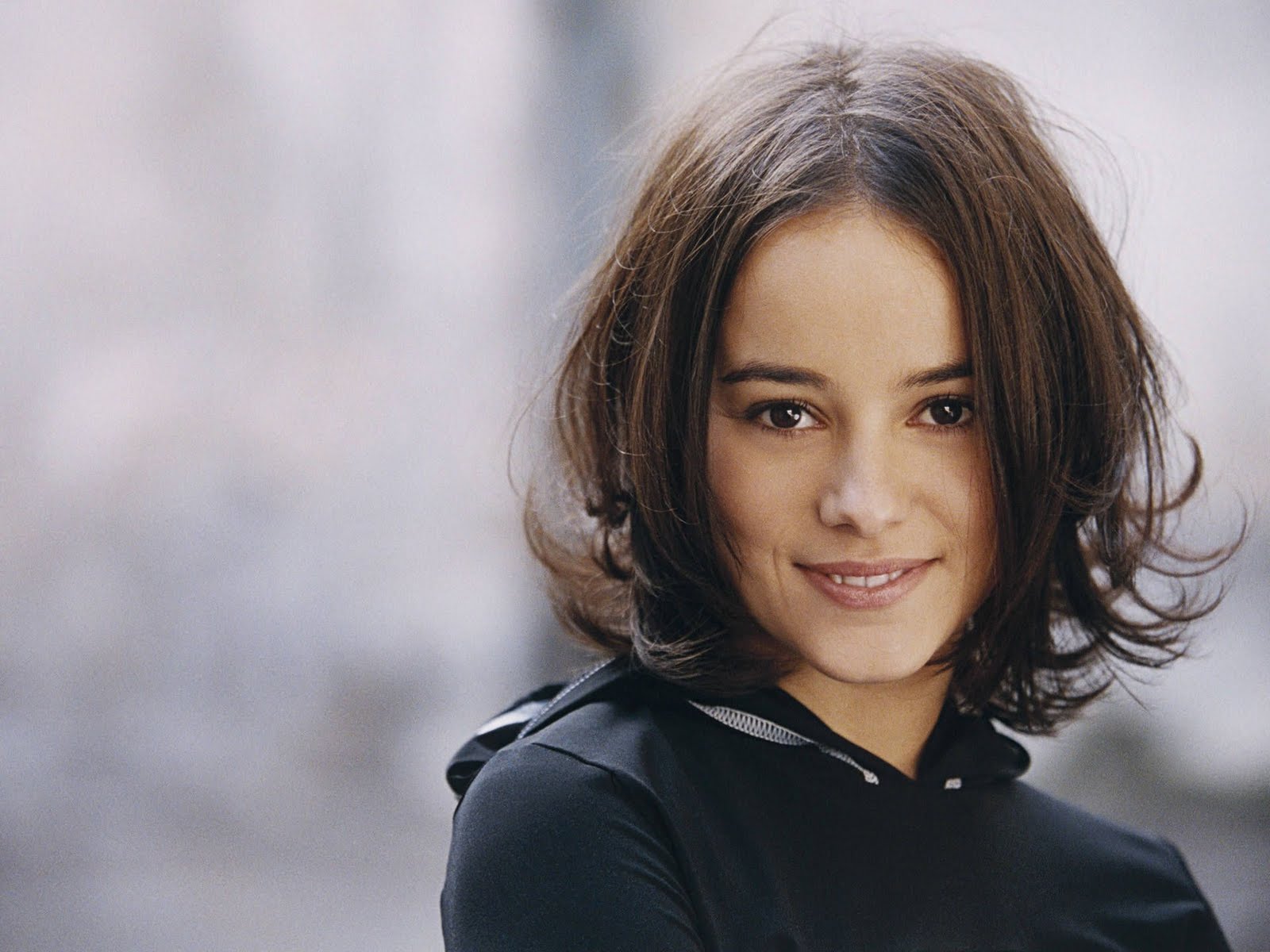 Hot Bollywood Scandals: French Singer Alizee Beautiful Girl